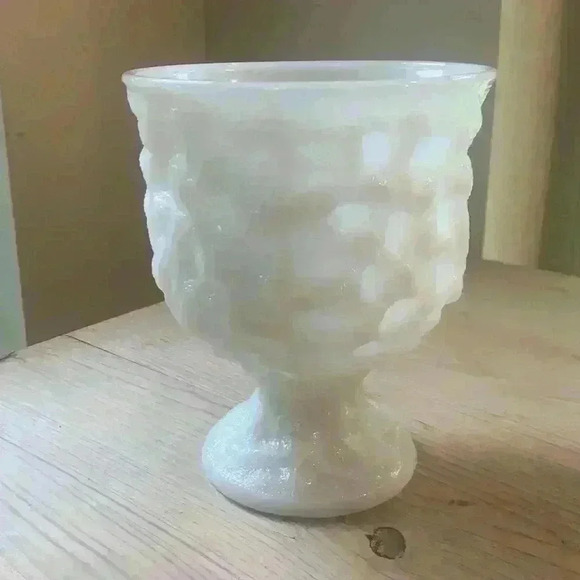 E O Brody Co Milk Glass Vintage - Picture 6 of 6